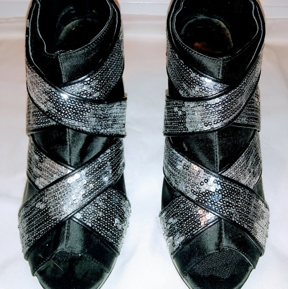 Sequence Heels - Picture 1 of 4